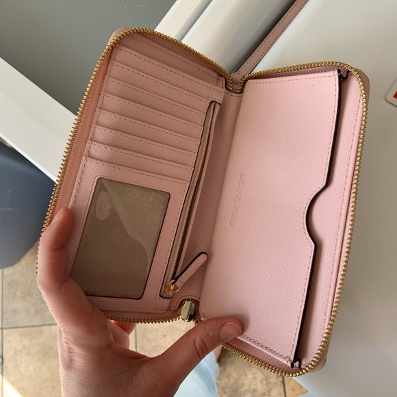 ‼️SOLD‼️ Authentic Michael Kors Purse and wallet! - Picture 9 of 11